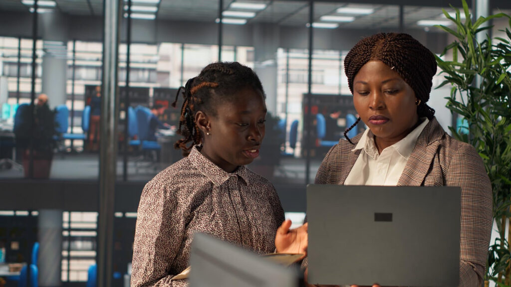 Outsourcing Tips Startups Use to Cut Costs and Boost Results